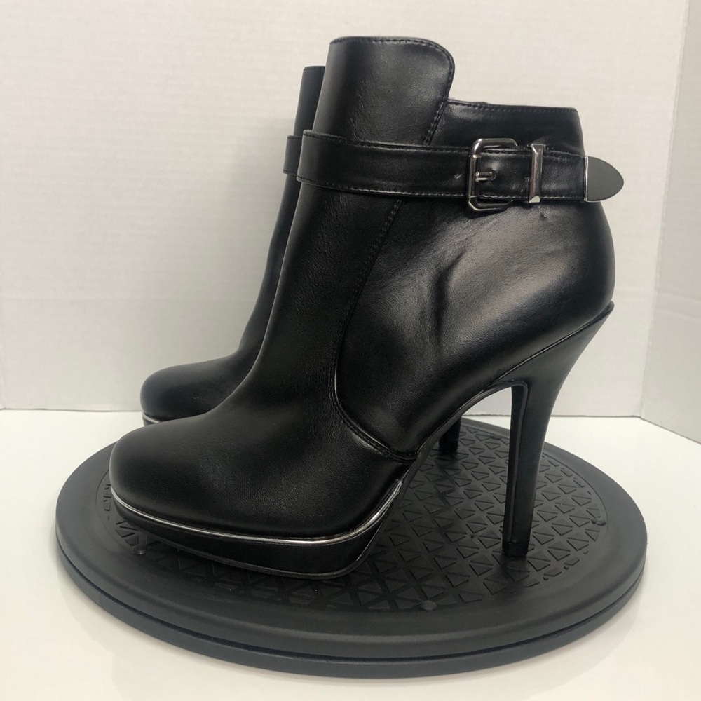 NEW Andiamo Aerica Heeles Ankle Booties